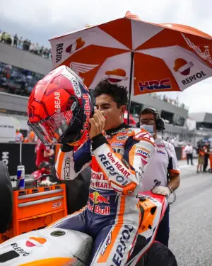 MotoGP menjadi salah satu ajang olahraga yang mempunyai tingkat risiko tinggi dan berbahaya, karena motor yang digunakan akan dipacu hingga lebih 300 km/jam.