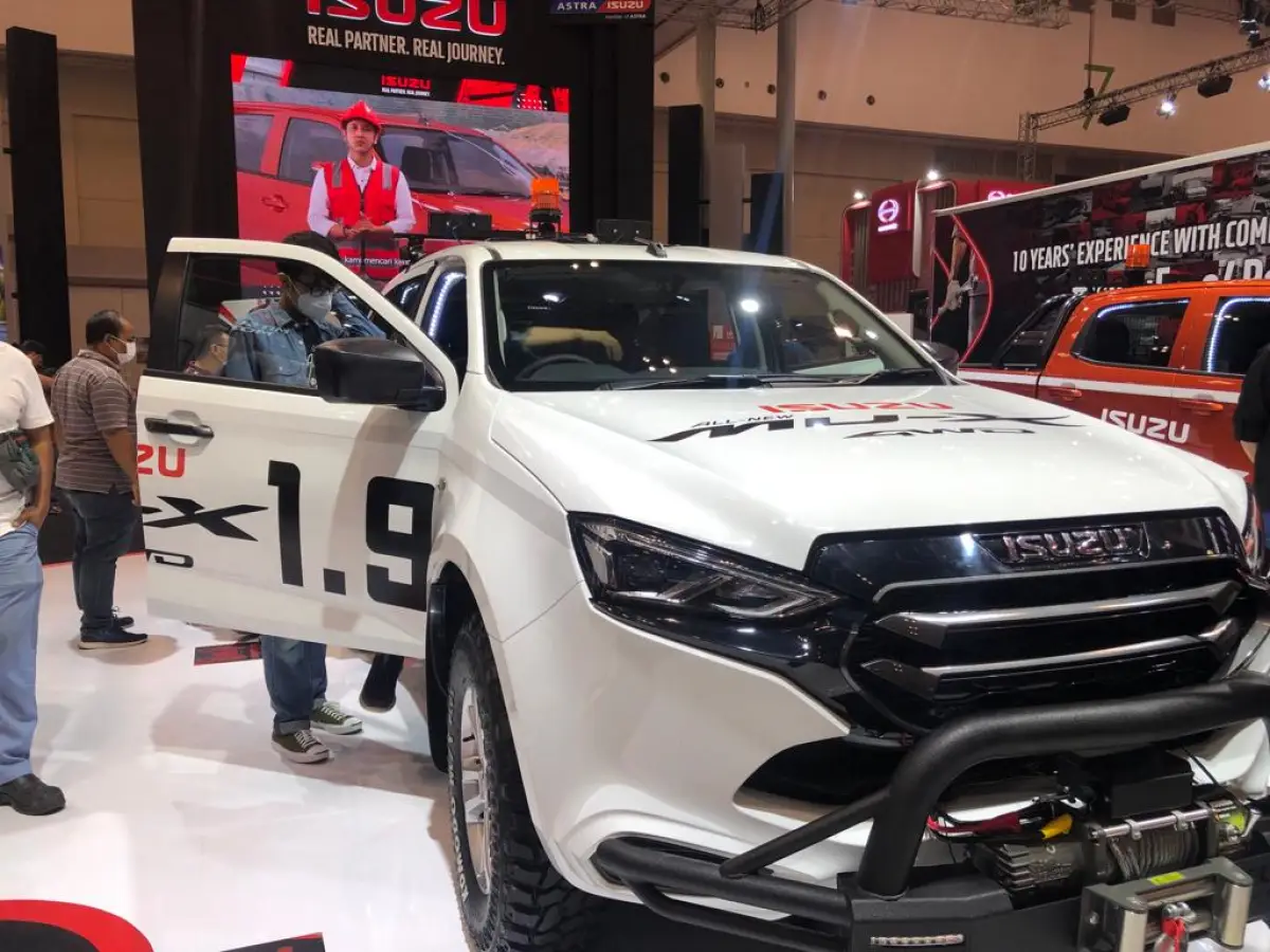 PT Isuzu Astra Motor Indonesia resmi meluncurkan All New Mu-X 4x4. All New MU-X 4x4 ini merupakan SUV 7 seater yang kembali membawa penyegaran dalam sisi tampilan dan juga sektor mesin.