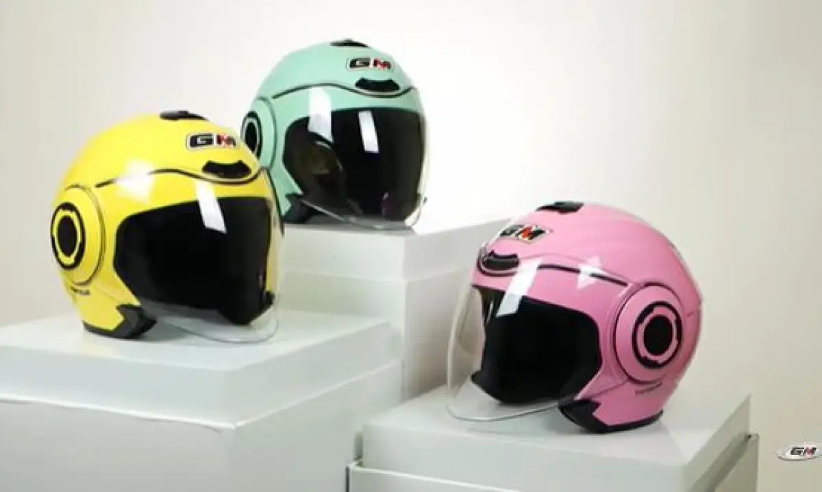 Helm GM Evouq (Sumber : helmgm.com)
