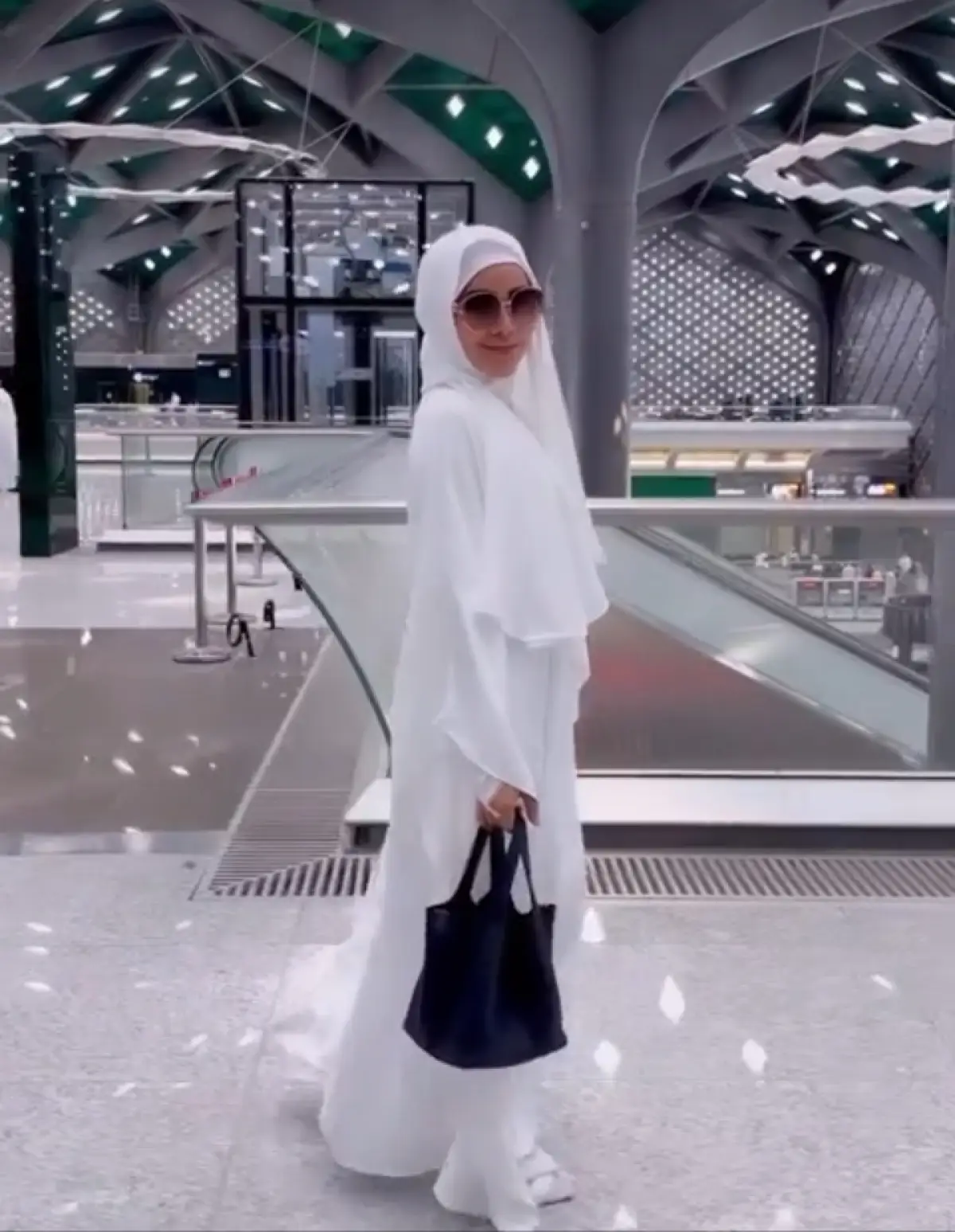 Isa zega umrah (Instagram.com/zega_real)