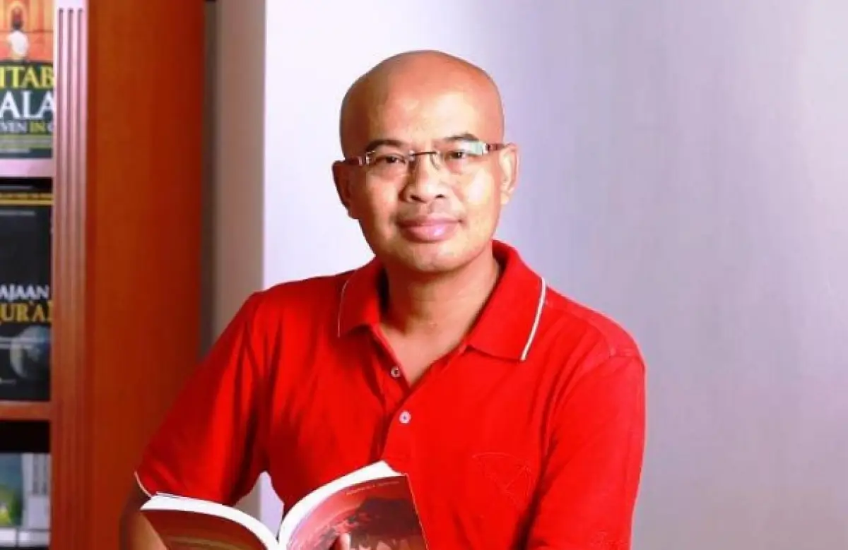 Sosok Desmond Junaidi Mahesa yang meninggal karena sesak napas. (Sumber : Instagram/desmondjunaidimahesa)