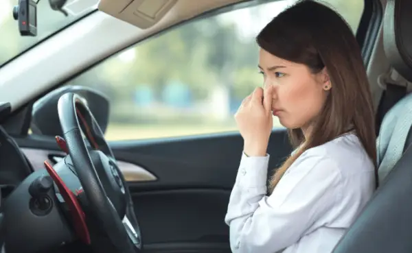 6 Tips Supaya Mobil Selalu Wangi Saat Dikendarai