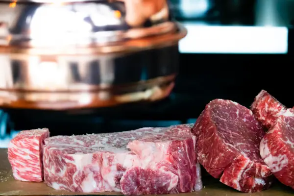 7 Cara Menyimpan Daging Kurban di Kulkas yang Benar, Mencucinya Dulu Ternyata Salah