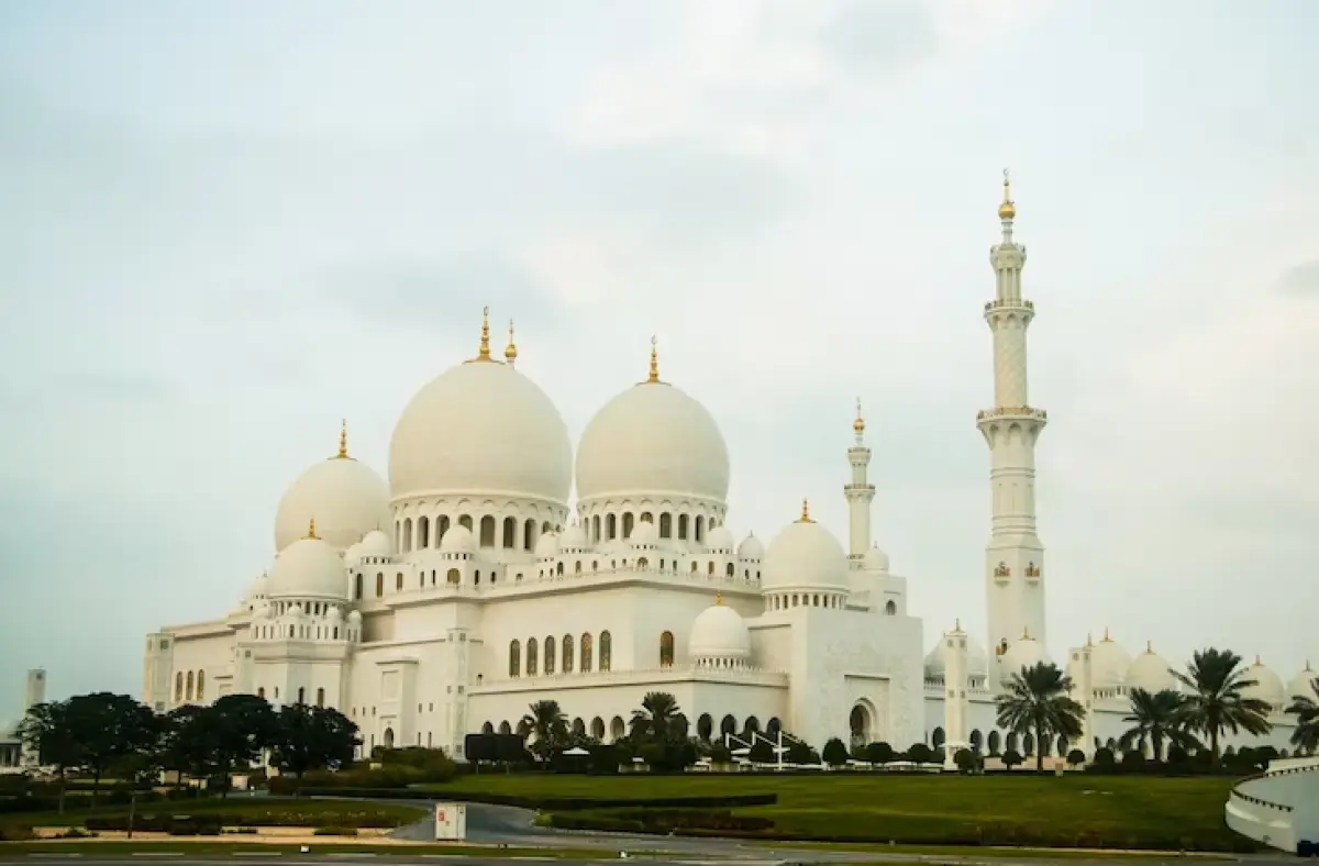 Masjid Sheikh Zayed yang berada di Abu Dhabi, Uni Emirat Arab.