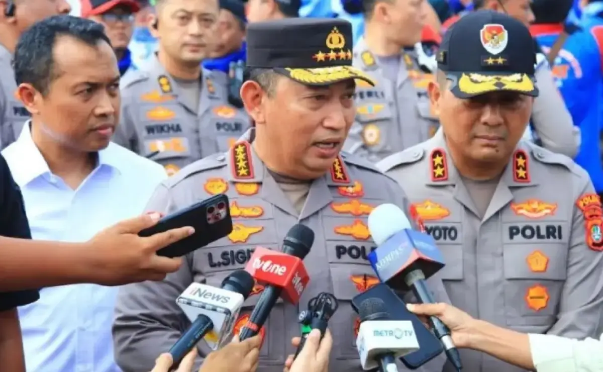 Kapolri Jenderal Pol. Listyo Sigit Prabowo saat berbicara dengan awak media di acara peringatan Hari Buruh di Lapangan Monas, Jakarta Pusat, Kamis (1/5/2025). (Sumber: RRI)