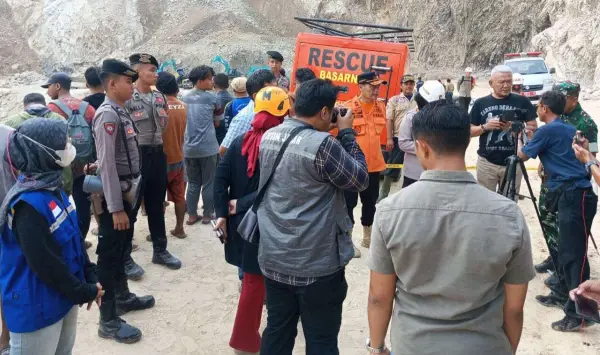 Kemensos Tanggap Longsor Cirebon: Kirim Tagana, Dirikan Dapur Umum, dan Siapkan Santunan