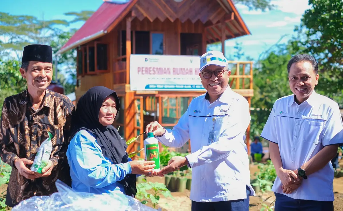 Pusri Bangun Rumah Kompos, Dukung Petani Desa Tebat Berdaya (Sumber : Dok. Sumeks.co)