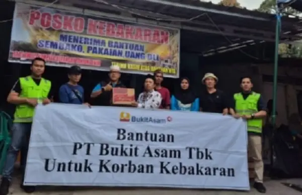 Respons Cepat PT Bukit Asam Bantu Korban Kebakaran di Komplek Brangau Tanjung Enim