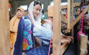 Dorong Ekspor, Wamendag Kunjungi UMKM Tenun di Kediri (Sumber : dok. Kemendag)