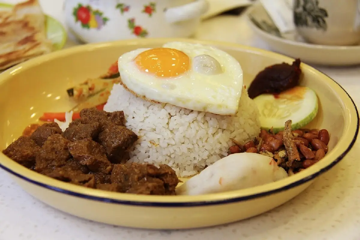 Resep Rendang Daging Sapi Empuk dan Gurih, Cocok Buat Nasi Hangat (Sumber : pixabay/sharonang)