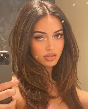 Makeup Look untuk Kulit Sawo Matang: Cantik Alami dan Elegan (Sumber: pinterest.com)
