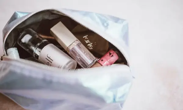 Makeup Travel Friendly. Produk Kecil, Hasil Maksimal