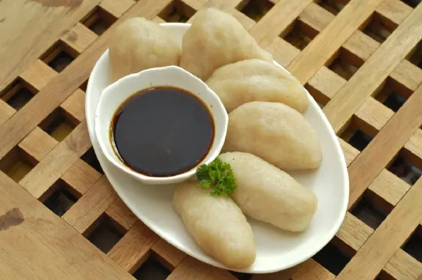 Bikin Pempek Tanpa Ikan? Cobain Resep Pempek Dos dengan Cuko Pedas Asam Manis