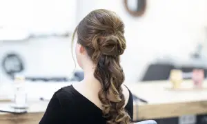 Ilustrasi Gaya Rambut Boho Chic, Tampil Natural dan Stylish Sekaligus (Sumber : Pixabay/Engin_Akyurt)