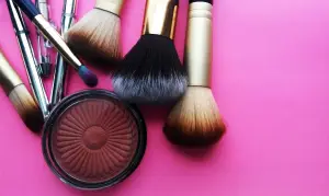 Makeup Pemula, Alat dan Produk Wajib yang Harus Kamu Punya (Sumber : Pixabay/Lovesevenforty)
