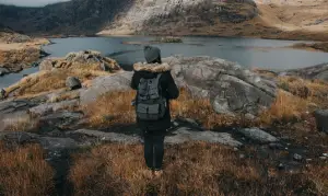 Tas Pendakian Terbaik untuk Pendakian Musim Hujan: Waterproof dan Tahan Lama (Sumber : Pixabay/StockSnap)
