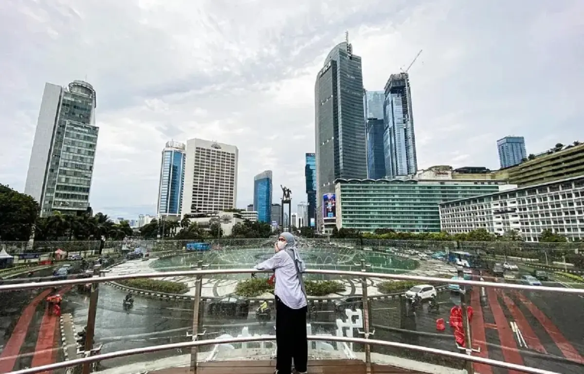 Sky Deck Halte Bundaran HI (Sumber : Minews.id)