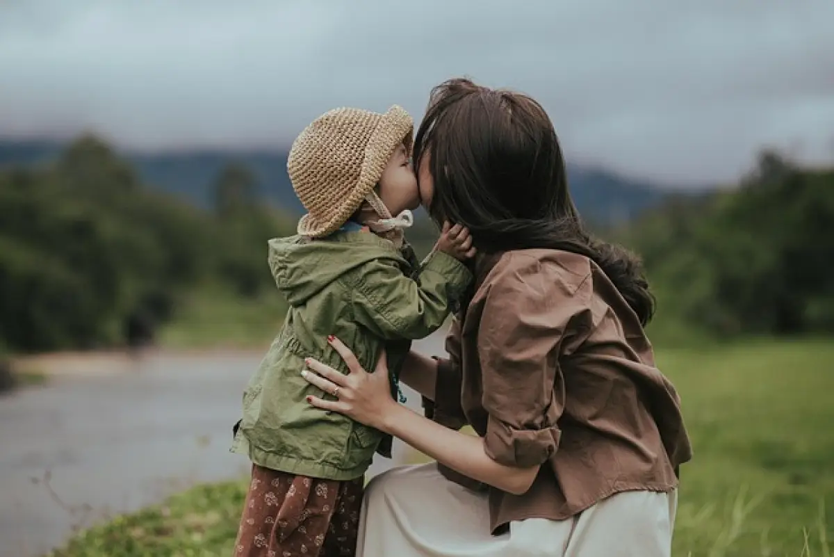 ilustrasi Parenting Bukan Soal Sempurna, Tapi Soal Hadir dan Mengerti (Sumber : PIXABAY / StJupilu)