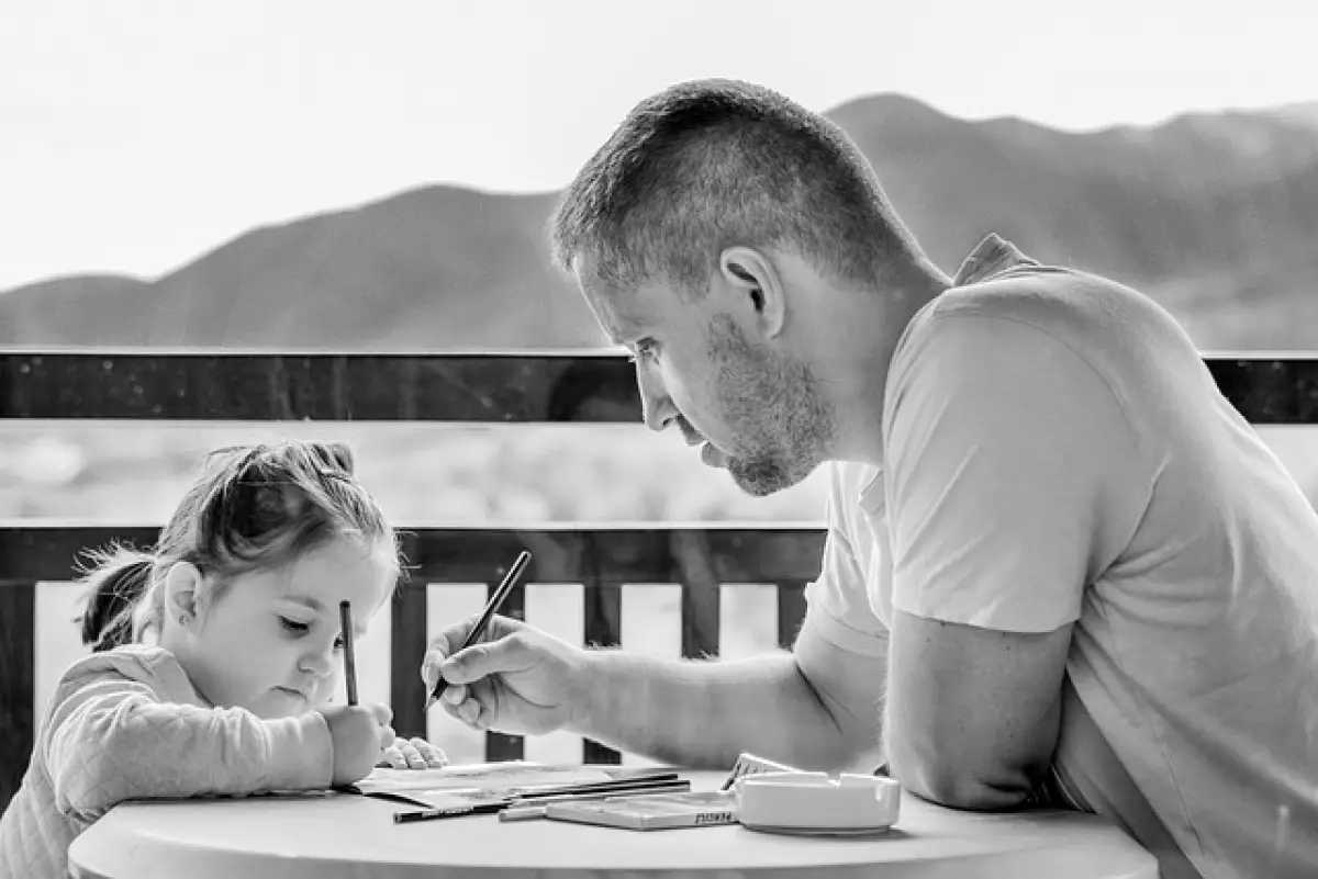 ilustrasi mengasuh anak zaman now (Sumber : PIXABAY / ddimitrova)