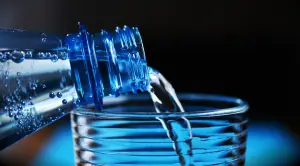 Manfaat Minum Air Putih untuk Kesehatan Tubuh dan Kulit (Sumber : PIXABAY / congerdesign)