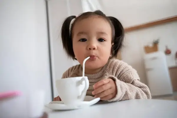 Viral Balita Minum Kopi Susu, Ini Penjelasan Dokter soal Risikonya